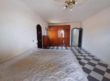 Casa · 271m² · 3 Quartos · 2 Vagas · CASA 3 QUARTOS SENDO 1 SUITE CENTRO