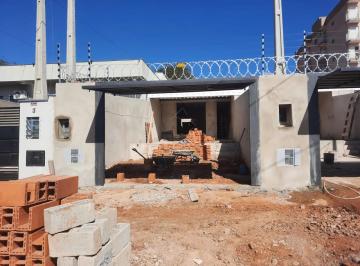 Casa · 150m² · 2 Quartos · 2 Vagas · CASA COM 2 QUARTOS SENDO 1 SUITE E PISCINA NO JARDIM SIMUS EM SOROCABA
