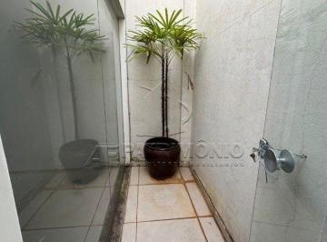 Comercial · 200m² · Galpão de 200 m² Central Parque