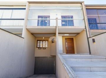 Casa de 3 quartos, Curitiba · Sobrado com 3 Quartos (1 Suíte), 223m² e Churrasqueira no Xaxim