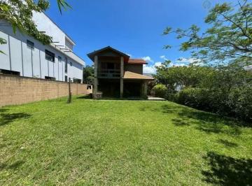 6c8f2b2257cc32ee4d827c30d934a7a847d7480d · Casa com piscina e 2 quartos na Praia do Campeche, em Florianópolis.