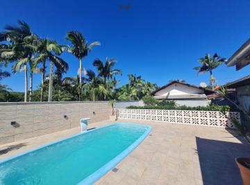 Casa · 194m² · 3 Quartos · 2 Vagas · Casa de alvenaria com piscina e amplo terreno em Pomerode/SC