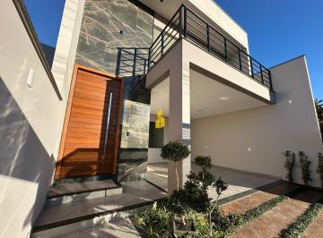 Casa · 154m² · 3 Quartos · 2 Vagas · Sobrado com piscina à venda no Bairro Quintino em Timbó