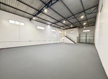 Comercial de 2 quartos, Curitiba · Área comercial/industrial de esquina com barracão e excelente potencial de investimento | Hauer | R$