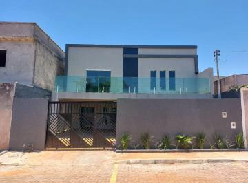 Casa de 3 quartos, Arniqueira · Sobrado duas residências de 3 quartos em Arniqueiras avenida Vereda da Cruz Brasília DF