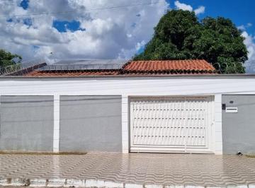Casa · 200m² · 3 Quartos · 2 Vagas · Casa para Venda em Goiânia, Residencial Itaipu, 3 dormitórios, 2 banheiros, 2 vagas