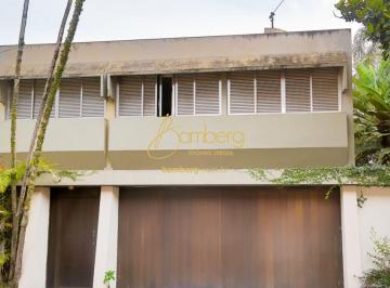 Casa · 528m² · 5 Quartos · 8 Vagas · Sobrado em Rua Fechada com Piscina e Excelente Potencial para Retrofit