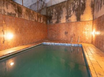 Casa · 240m² · 5 Quartos · 2 Vagas · Casa para venda com 240m², 5 quartos e 2 vagas