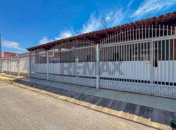 Casa · 110m² · 3 Quartos · 2 Vagas · CASA 03 QUARTOS QE 32