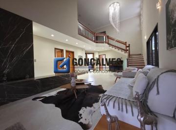 Casa · 265m² · 4 Quartos · 4 Vagas · Sobrado residencial à venda no Jardim São Caetano – 265 m² de área interna