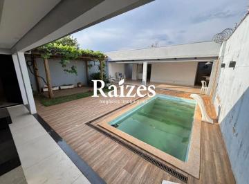 Casa · 180m² · 4 Quartos · 2 Vagas · Casa com 4 quartos todos com armários planejados, sendo 2 suítes privativas e lazer completo na Regi