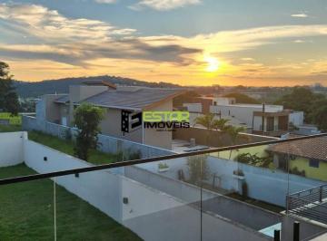 7a0d54631b92c135e0f4057991ffbadf66f3a23a · Sobrado com 3 Dormitórios, Suíte com Solário e Linda Vista para o Pôr do Sol – Atibaia/SP