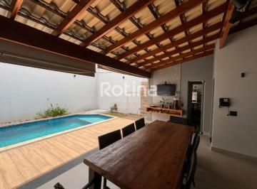 Casa · 219m² · 3 Quartos · 3 Vagas · Casa residencial com 3 suítes, piscina e espaço gourmet no Jardim Karaíba