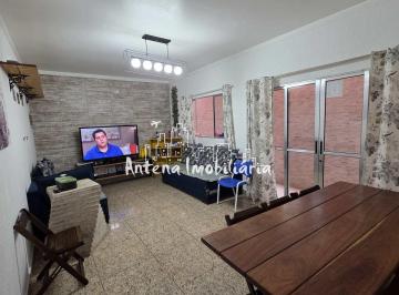 Casa · 330m² · 6 Quartos · 2 Vagas · Sobrado com 06 dormitórios em Ferraz - Cód.: 13254.