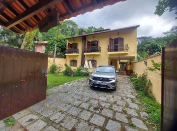 Casa · 300m² · 6 Quartos · 1 Vaga · Casa de 6 suítes em Condomínio na Caneca Fina, piscina e churrasqueira