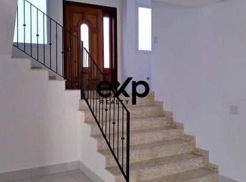 Casa · 200m² · 4 Quartos · 4 Vagas · Casa - Condomínio Recanto dos Paturis - Vinhedo/SP.
