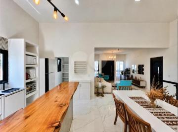 Casa · 207m² · 3 Quartos · 4 Vagas · Casa com 3 quartos à venda em Transurb - SP