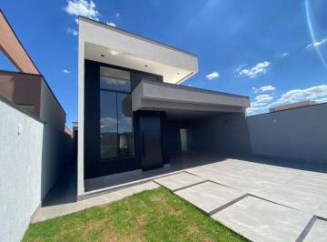 Casa de 4 quartos, Taguatinga · Belíssima casa c/ 4 quartos sendo 3 suítes | Rua 1 - 26 de Setembro, Brasília DF.