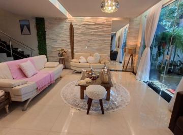 Casa · 372m² · 5 Quartos · 2 Vagas · SHIGS 712 Asa Sul Casa sobrado 2 andares 5 quartos 1 suíte 2 semi suítes 2 vagas na garagem aceita f