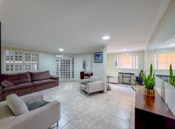 Casa · 200m² · 5 Quartos · QE 15 - CASA SOBRADO COM TERRAÇO 05 QUARTOS 3 SUÍTES ACEITA FINANCIAMENTO E FGTS