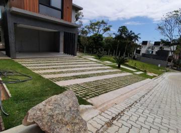 Casa de 3 quartos, Balneário Camboriú · Casa de 398 m² com 3 quartos à venda na Praia das Taquaras bc