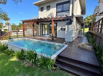 Casa de 3 quartos, Balneário Camboriú · Casa de 398 m² com 3 quartos à venda na Praia das Taquaras bc