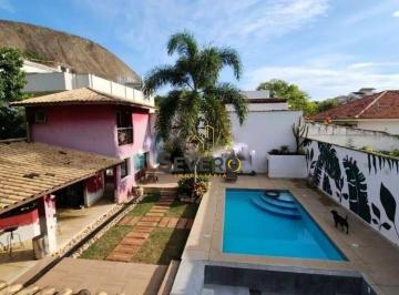 Casa · 318m² · 6 Quartos · 2 Vagas · Casa Alto Padrão 6 quartos em Itacoatiara