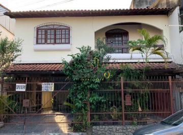 Casa · 178m² · 3 Quartos · 3 Vagas · Casa no centro de São Gonçalo.