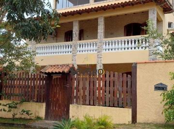 Casa · 325m² · 4 Quartos · 3 Vagas · Casa Triplex em Marica