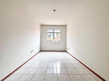 Sala · Apartamento no Granbery | 2 quartos, a poucos passos de tudo por R$225.000