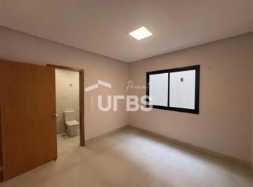 Casa · 196m² · 3 Quartos · 3 Vagas · Casa com 3 suítes, piscina aquecida e área gourmet no Jardim América