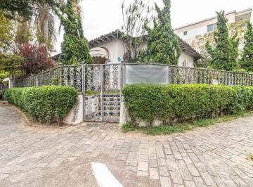 Comercial · 323m² · 2 Vagas · Casa comercial na Rua Safira, 9 • 323 m²
