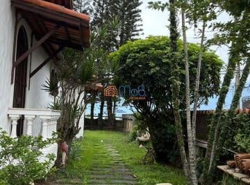 Casa · 300m² · 4 Quartos · 3 Vagas · Casa frente mar na praia dos Cavaleiros