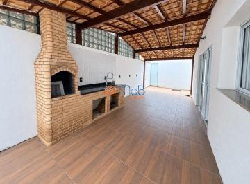 Casa · 135m² · 2 Quartos · 2 Vagas · Casa Exclusiva no Alphaville – Arquitetura, Elegância e Conforto