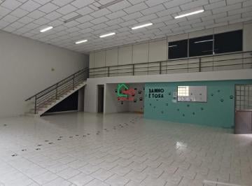 Comercial · 160m² · 4 Vagas · Galpão / Depósito / Armazém para alugar em Centro de 160.00m² com 4 Garagens