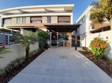Casa · 150m² · 3 Quartos · 1 Vaga · Auxiliadora Predial aluga excelente casa de 3 dormitórios sendo uma suíte, localizada no bairro Camp