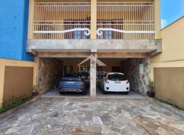 Casa · 329m² · 4 Quartos · 4 Vagas · Linda Casa! Espaço, aconchego e elegância no Centro de Atibaia