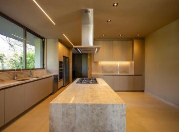 Casa de 4 quartos, Brasília · Excelente Casa Alto Padrão com projeto de Denise Zuba na SMDB - 4 suítes