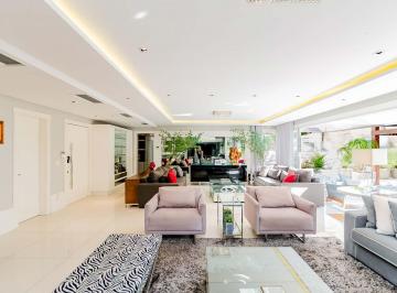 Apartamento · 590m² · 3 Quartos · Apartamento à venda - em Petrópolis