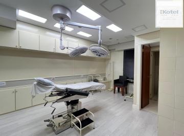 Comercial · 106m² · 3 Quartos · Espetacular Clínica de Cirurgia Médica toda montada à venda na Av. Carlos Gomes