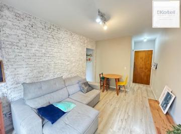 Living Amplo. · Garden Reformado e Mobiliado na Cidade Baixa – 2 Pátios Privativos.