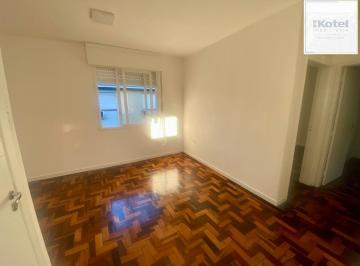 Apartamento · 50m² · 2 Quartos · Apartamento 2 dormitórios reformado 50m2 bairro Menino Deus