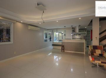 Casa · 217m² · 3 Quartos · 4 Vagas · Casa em Bairro exclusivo e condominio fechado com infra estrutura