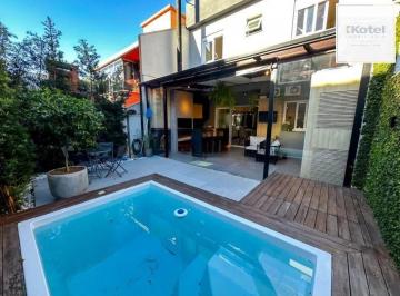 Casa · 135m² · 3 Quartos · 2 Vagas · Casa de Condomínio com135m² patio com piscina - Passo das Pedras