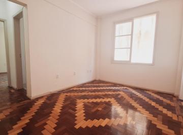 Sala · Investimento na capital : 1 dormitório, sala e cozinha no centro de Porto Alegre