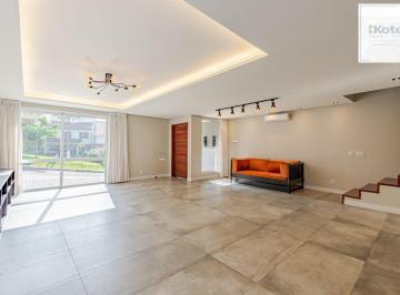 Casa · 333m² · 2 Quartos · 2 Vagas · Casa em condomínio com piscina e salão privativo na Vila Nova