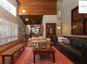 Casa · 350m² · 5 Quartos · 5 Vagas · Casa em Condomínio com 5 quartos, 3 vagas e 350m²