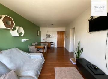 Apartamento · 68m² · 2 Quartos · Apartamento Mobiliado a venda / Avenida Independência / 2 Dormitórios