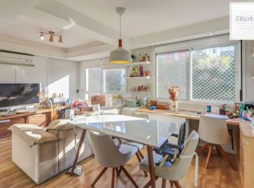 Apartamento · 73m² · 2 Quartos · 1 Vaga · Apartamento de 2 dormitorios à venda em Menino Deus, Porto Alegre.