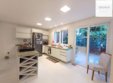 Casa · 212m² · 3 Quartos · 2 Vagas · Belíssima casa em condomínio seguro no Reserva Ecoville